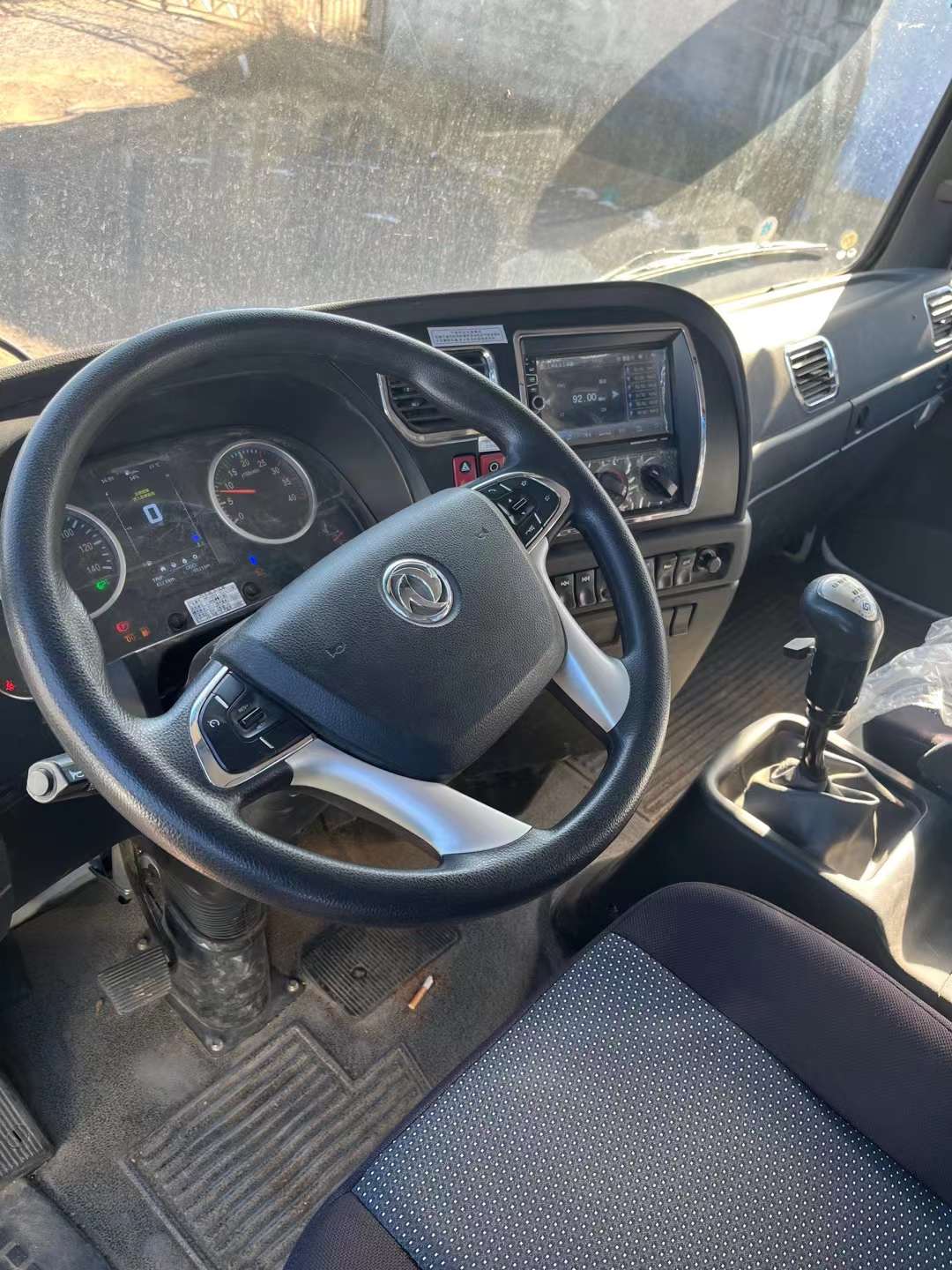 厢式污泥自卸车 图4